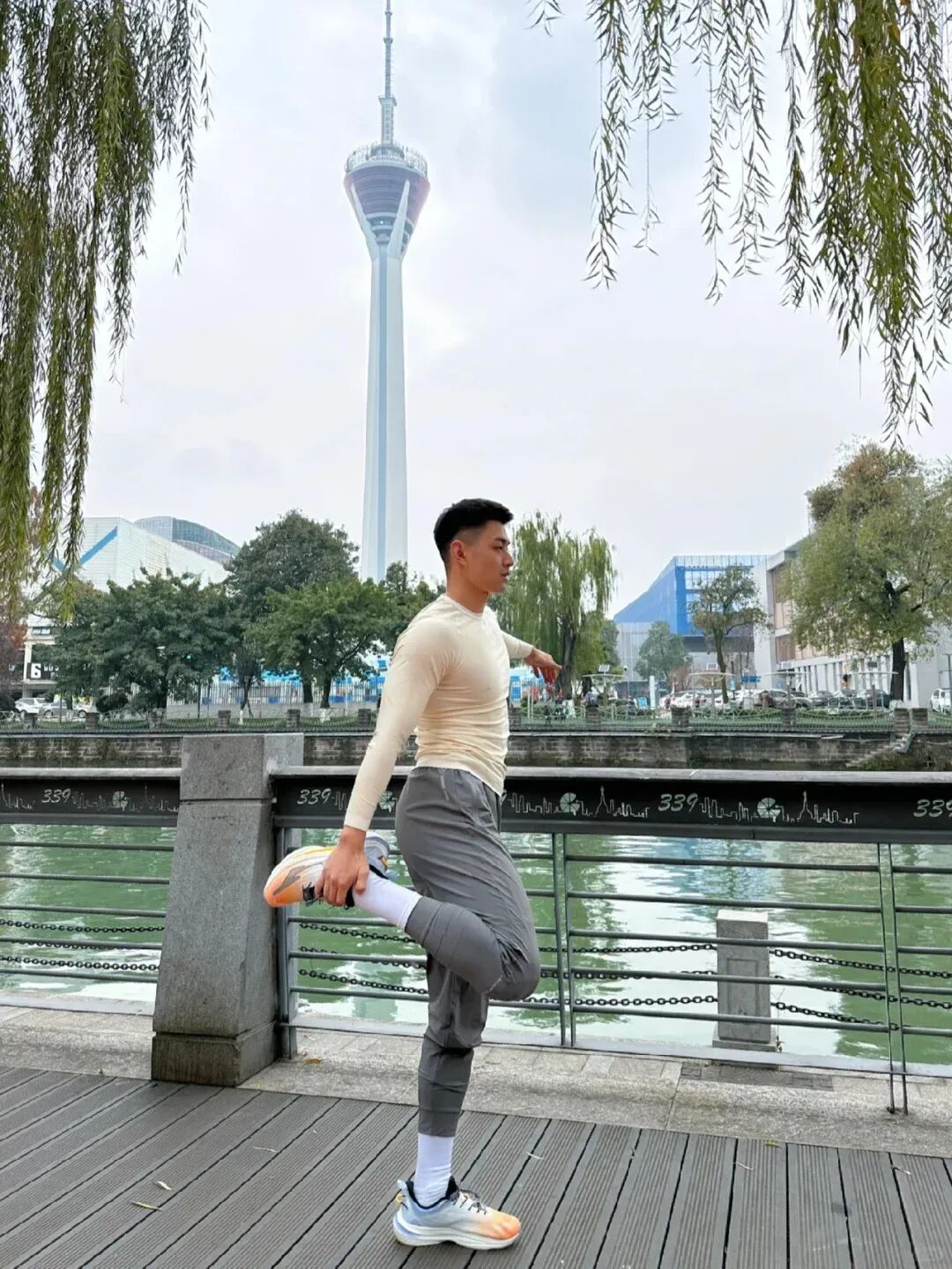 “撕漫男”降临现实！刘聪Russell健身大片，撩翻全网的荷尔蒙狂潮