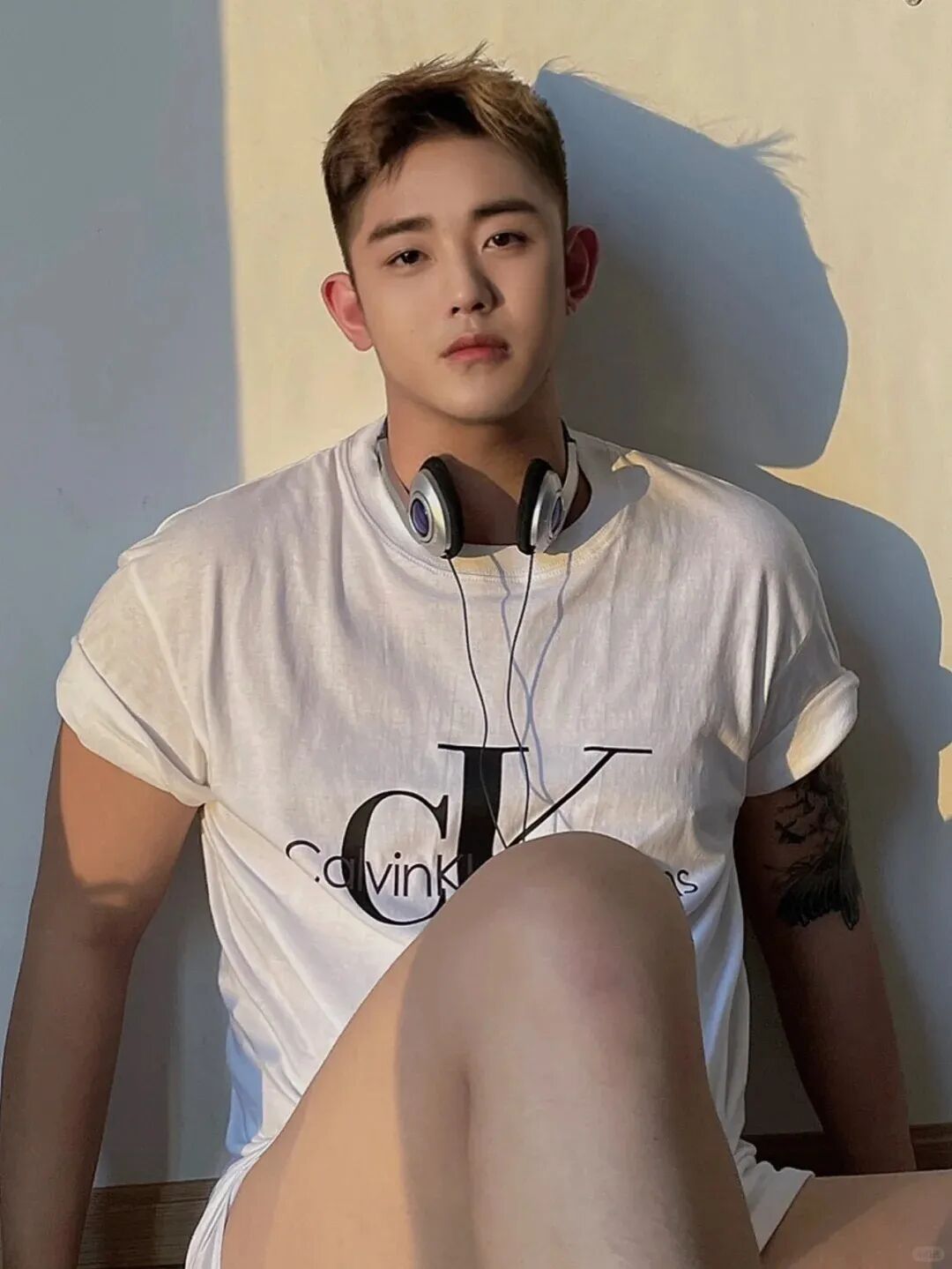 清迈游玩遇上帅气小哥，脂包肌身材与阳光笑容让人沦陷!