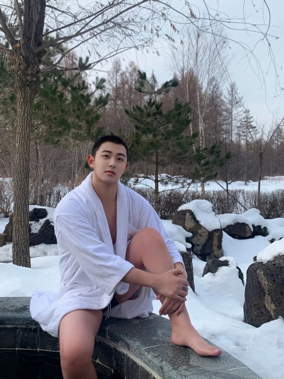 清迈游玩遇上帅气小哥，脂包肌身材与阳光笑容让人沦陷!