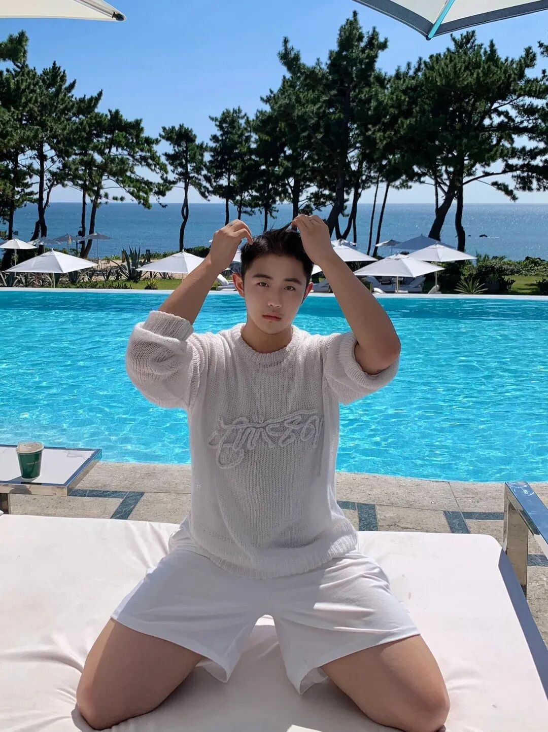 清迈游玩遇上帅气小哥，脂包肌身材与阳光笑容让人沦陷!