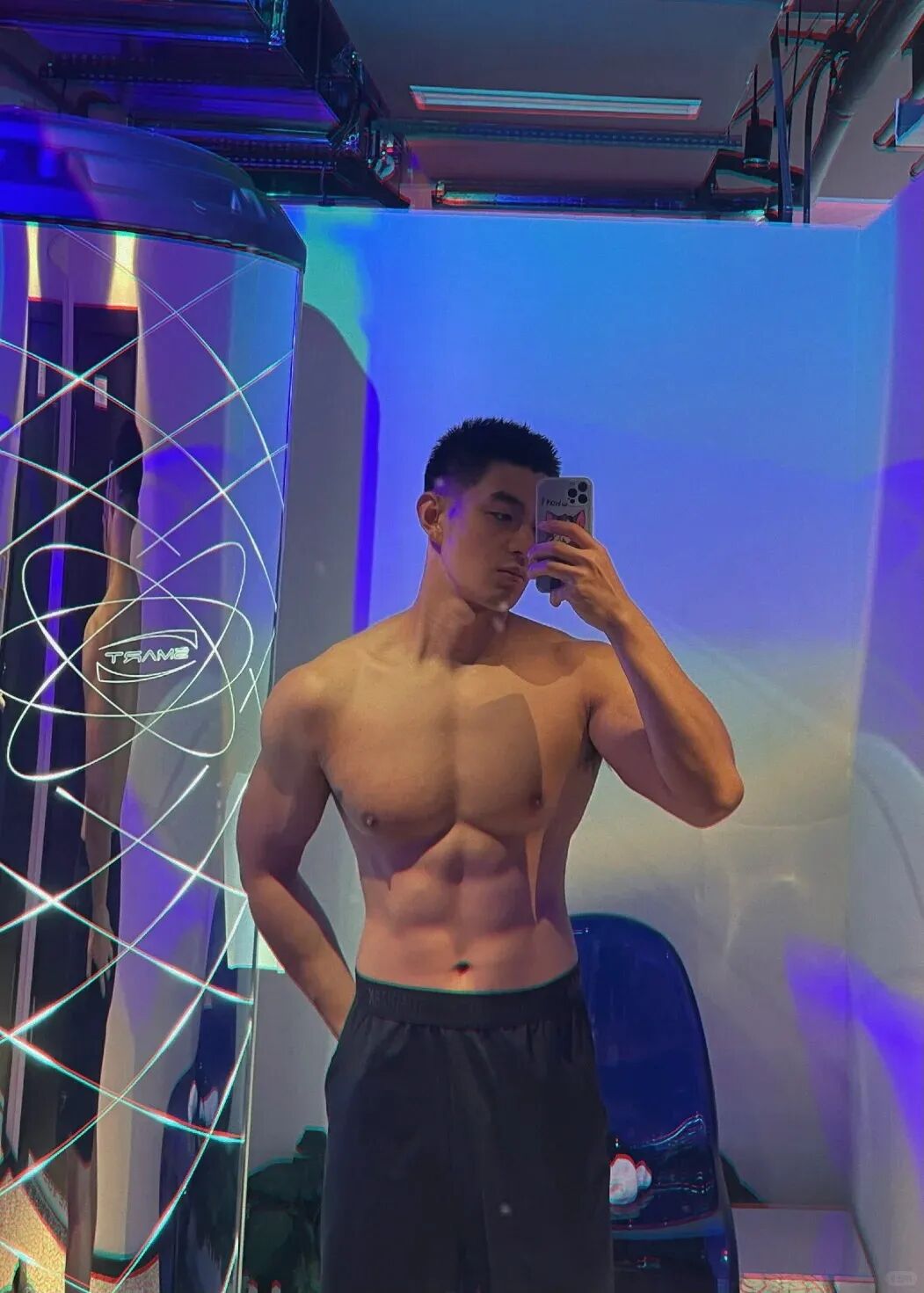 “撕漫男”降临现实！刘聪Russell健身大片，撩翻全网的荷尔蒙狂潮