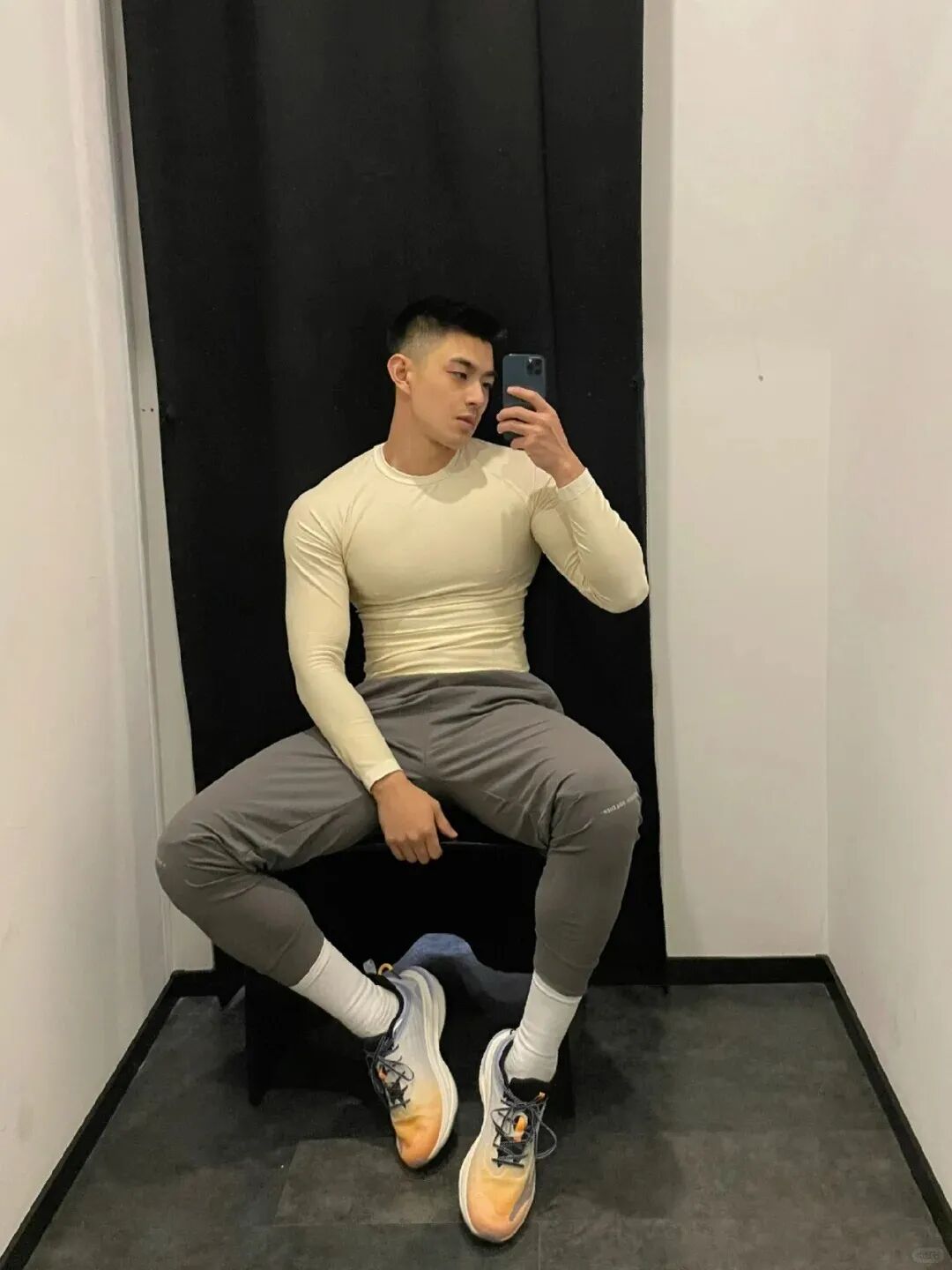 “撕漫男”降临现实！刘聪Russell健身大片，撩翻全网的荷尔蒙狂潮