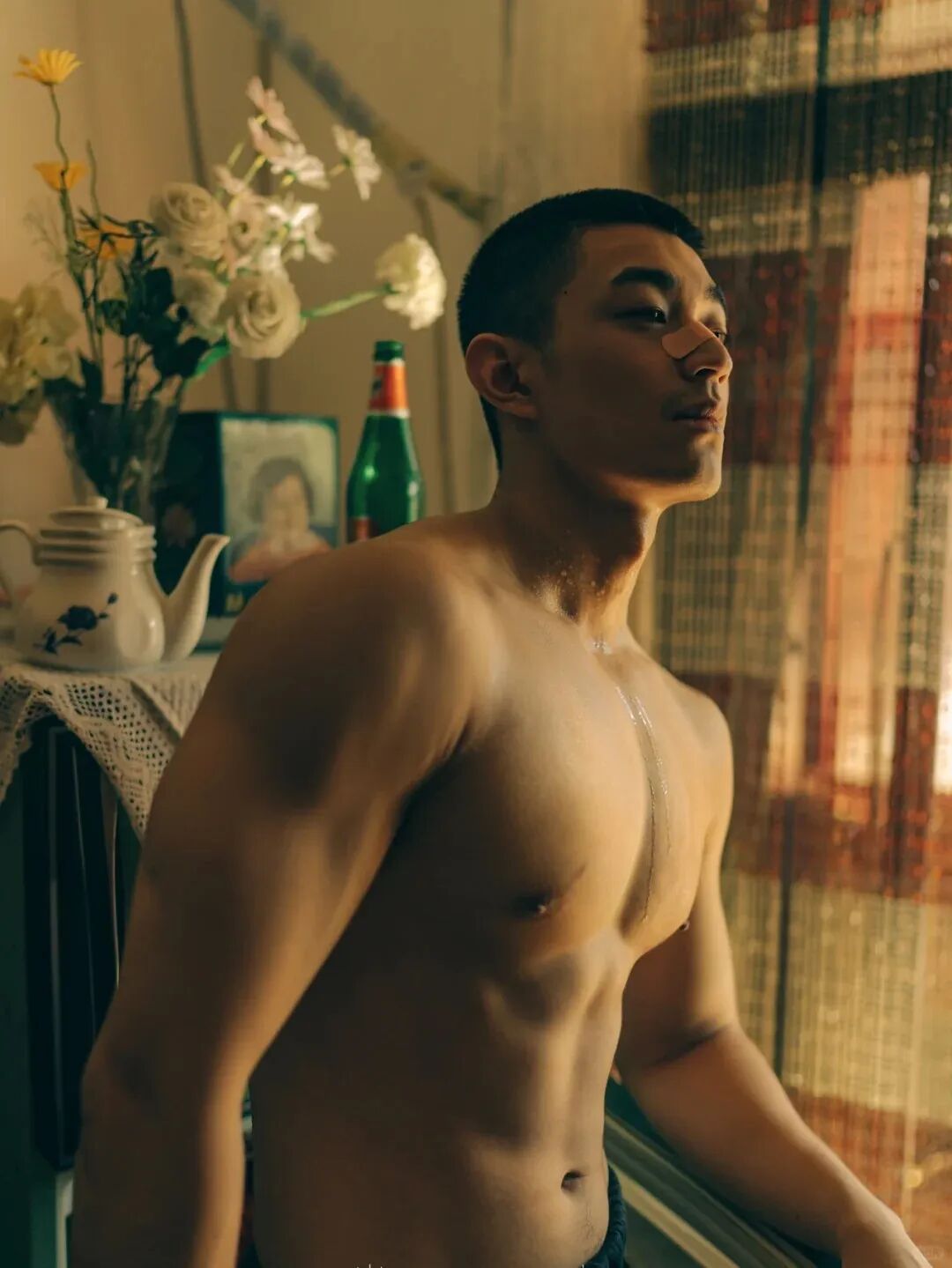 “撕漫男”降临现实！刘聪Russell健身大片，撩翻全网的荷尔蒙狂潮