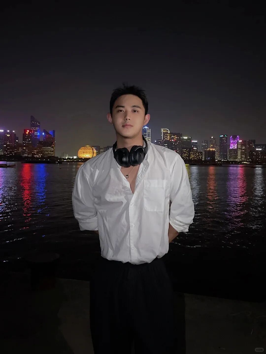 清迈游玩遇上帅气小哥，脂包肌身材与阳光笑容让人沦陷!