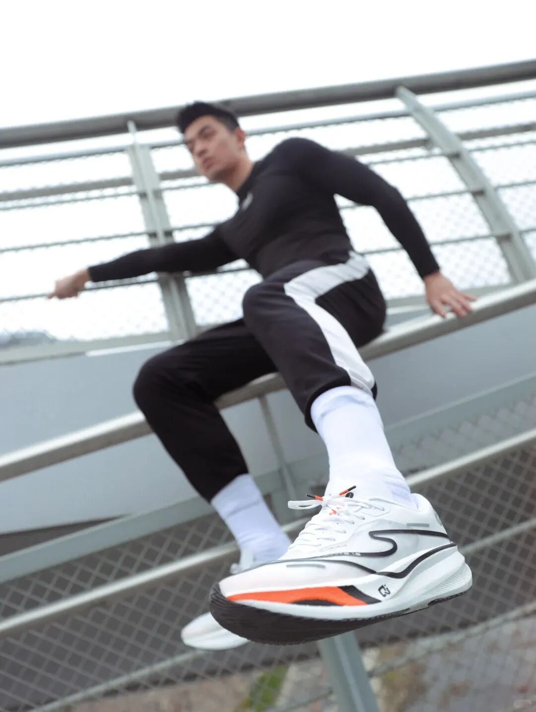 “撕漫男”降临现实！刘聪Russell健身大片，撩翻全网的荷尔蒙狂潮