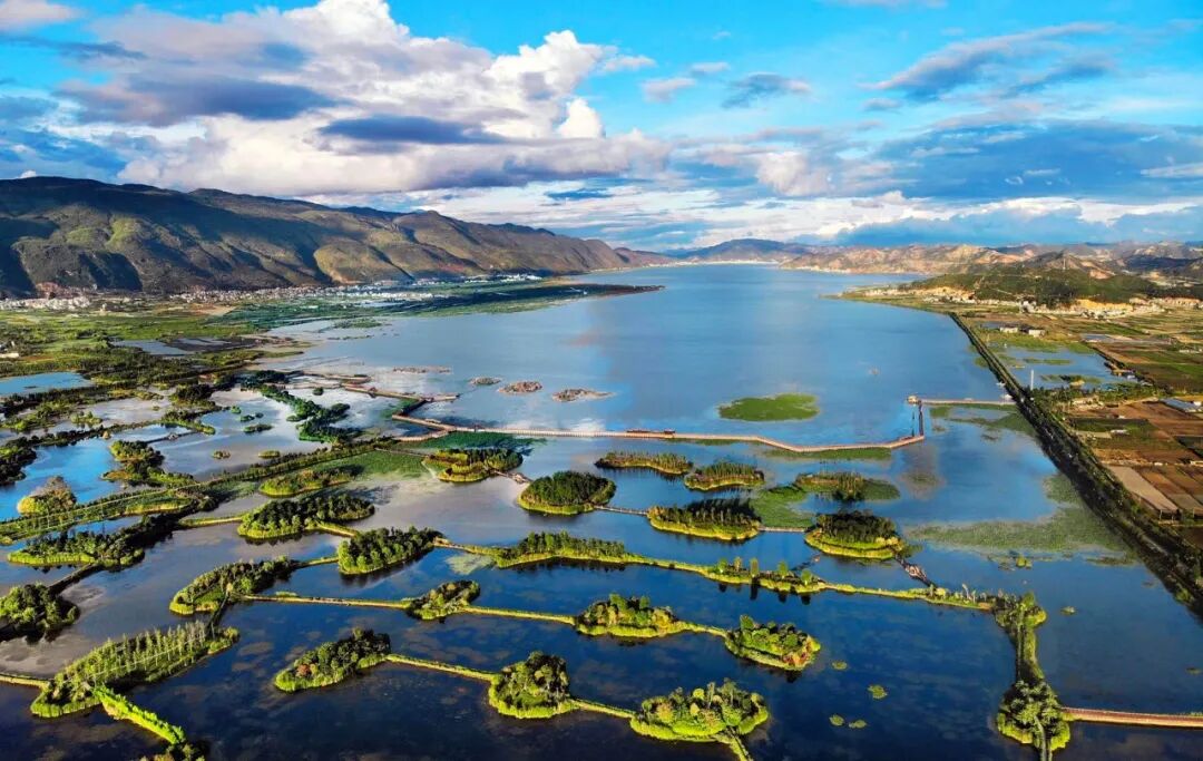 石屏守护异龙湖湿地之美生态好就是群众心中的样样好