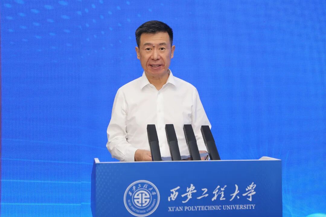 陕西省人大常委会副主任郭青同志.JPG