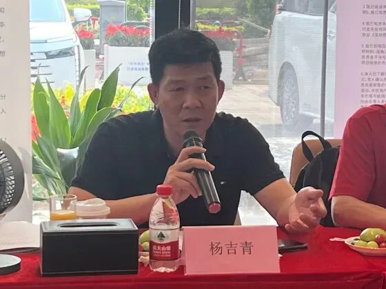 观澜街道党政综合办公室负责人杨吉青同志表示观澜街道坚持以实体经济