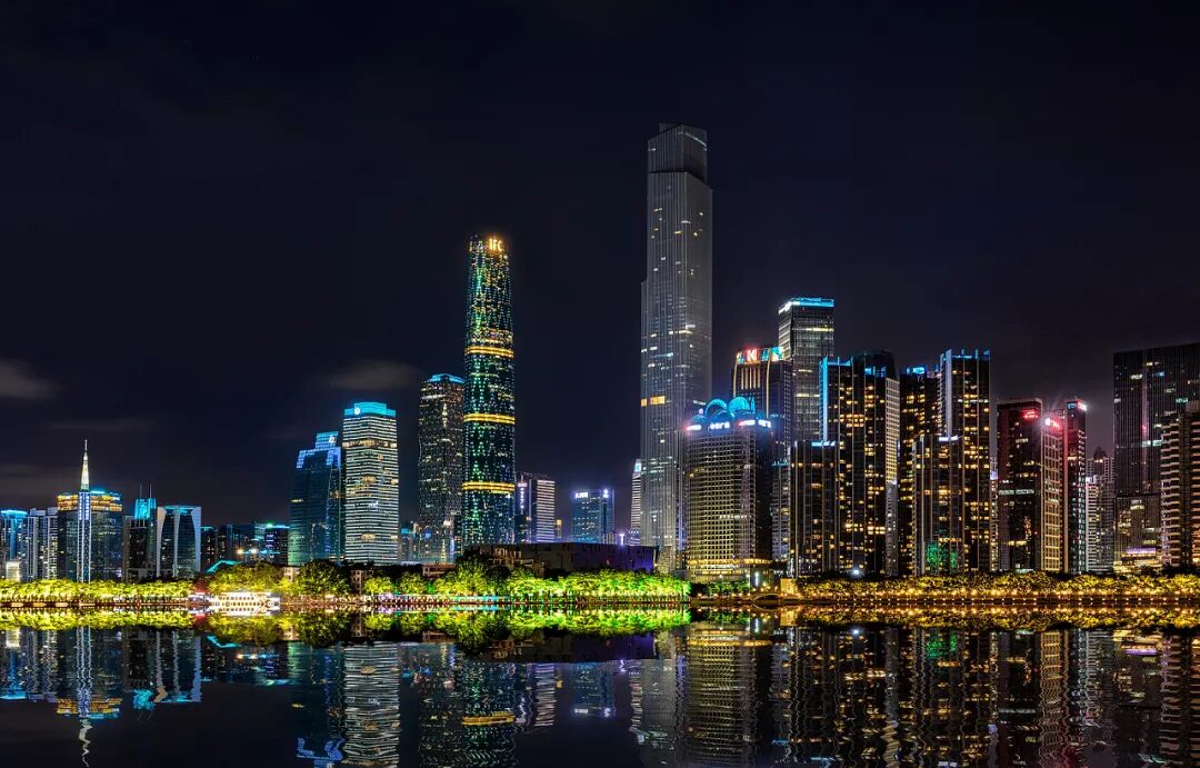 白云珠江右岸开盘，建面125-313㎡