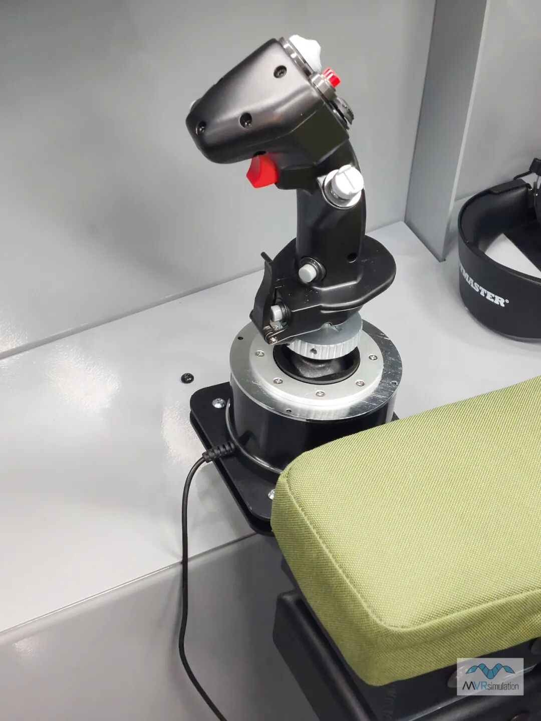 MVRsimulation将Varjo XR-3头显到集成到飞行任务训练器-4931