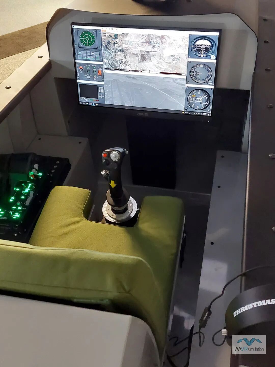 MVRsimulation将Varjo XR-3头显到集成到飞行任务训练器-5382