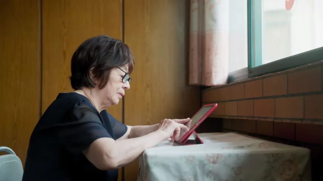 ▲纪录片《但是还有书籍 第二季》剧照，杨本芬