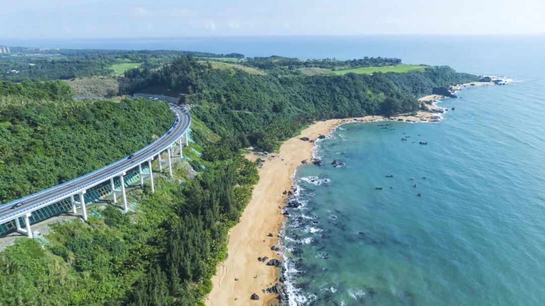 62-行走旅游路 壮美山钦湾 杨永.jpg