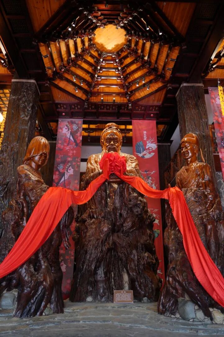 e42cf07cdp7a5eb0361d0946ffc966b0 (1).jpg