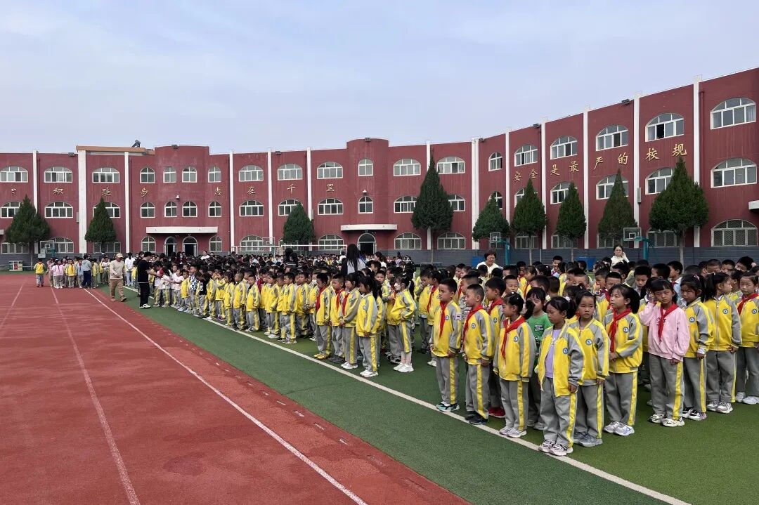 宁夏长庆小学人民防空应急疏散演练暨全民国防教育日活动