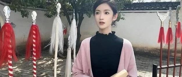 13岁便踏入上海戏剧学院,黄诗佳遭遇整容争议,揭示整容背后的不安全隐患