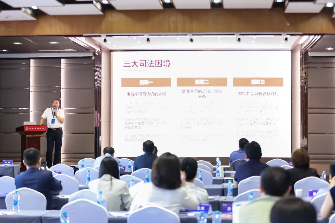 奔跑的蚂蚁｜2026年 第十六周：广纳前沿新知，恪守法治本心