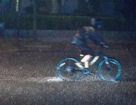 雨天骑车需要注意什么(图文) - 美骑网|Biketo.com