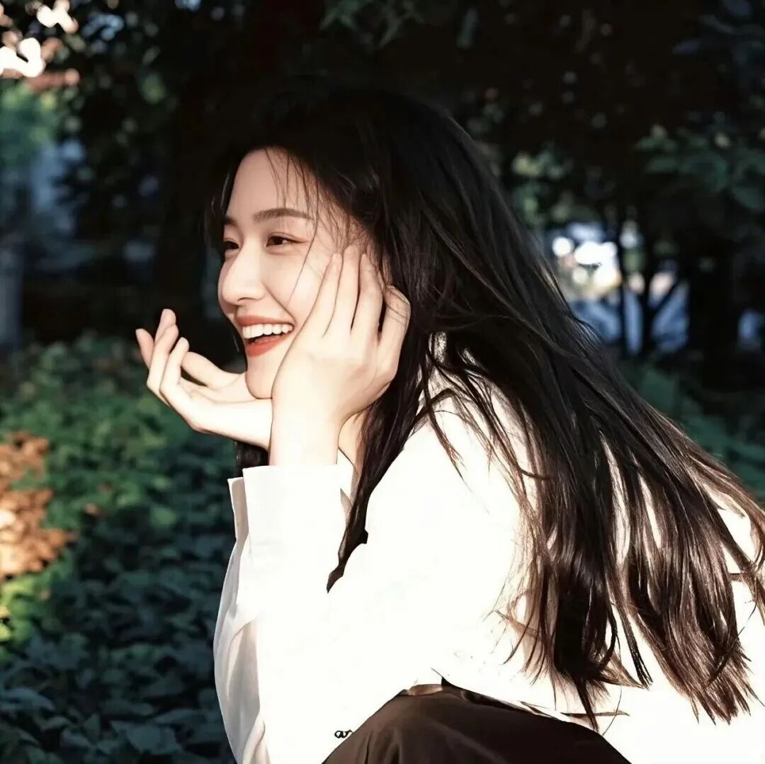 清冷侧脸女生头像