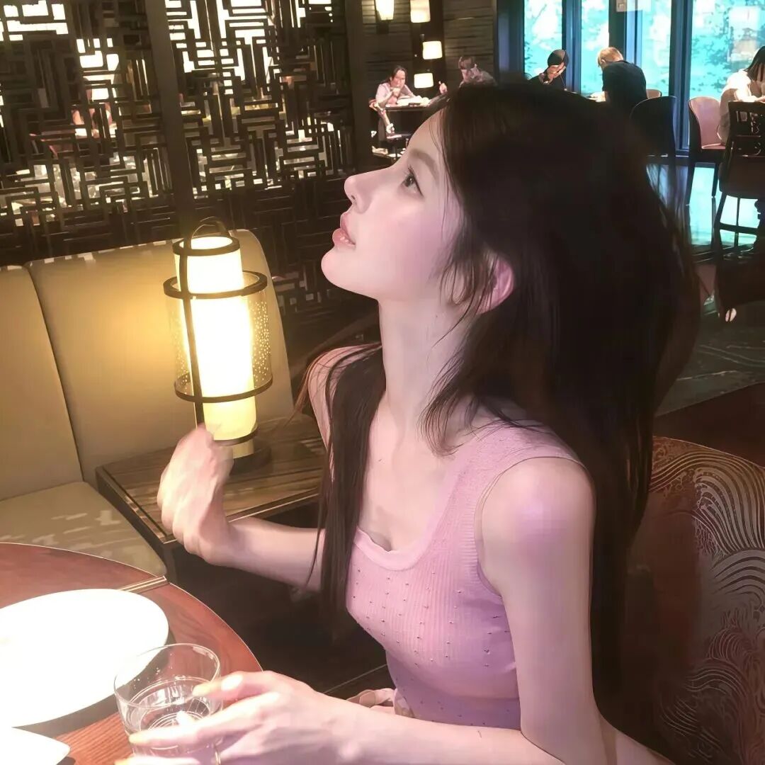 纯欲侧脸女生头像