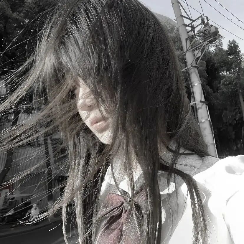 清冷侧脸女生头像