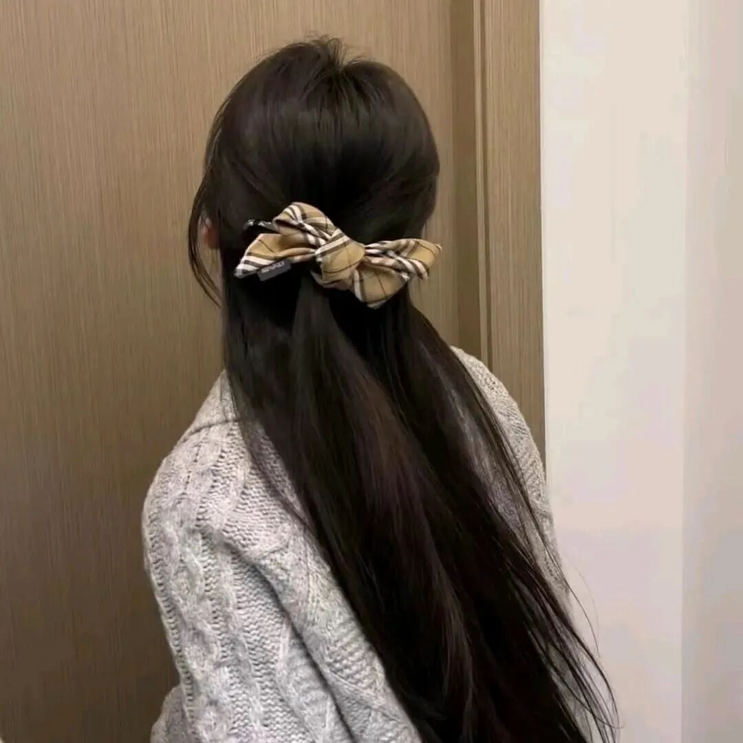 清冷背影不露脸女生头像