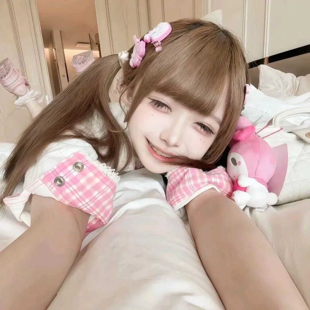 躺着少萝女生头像