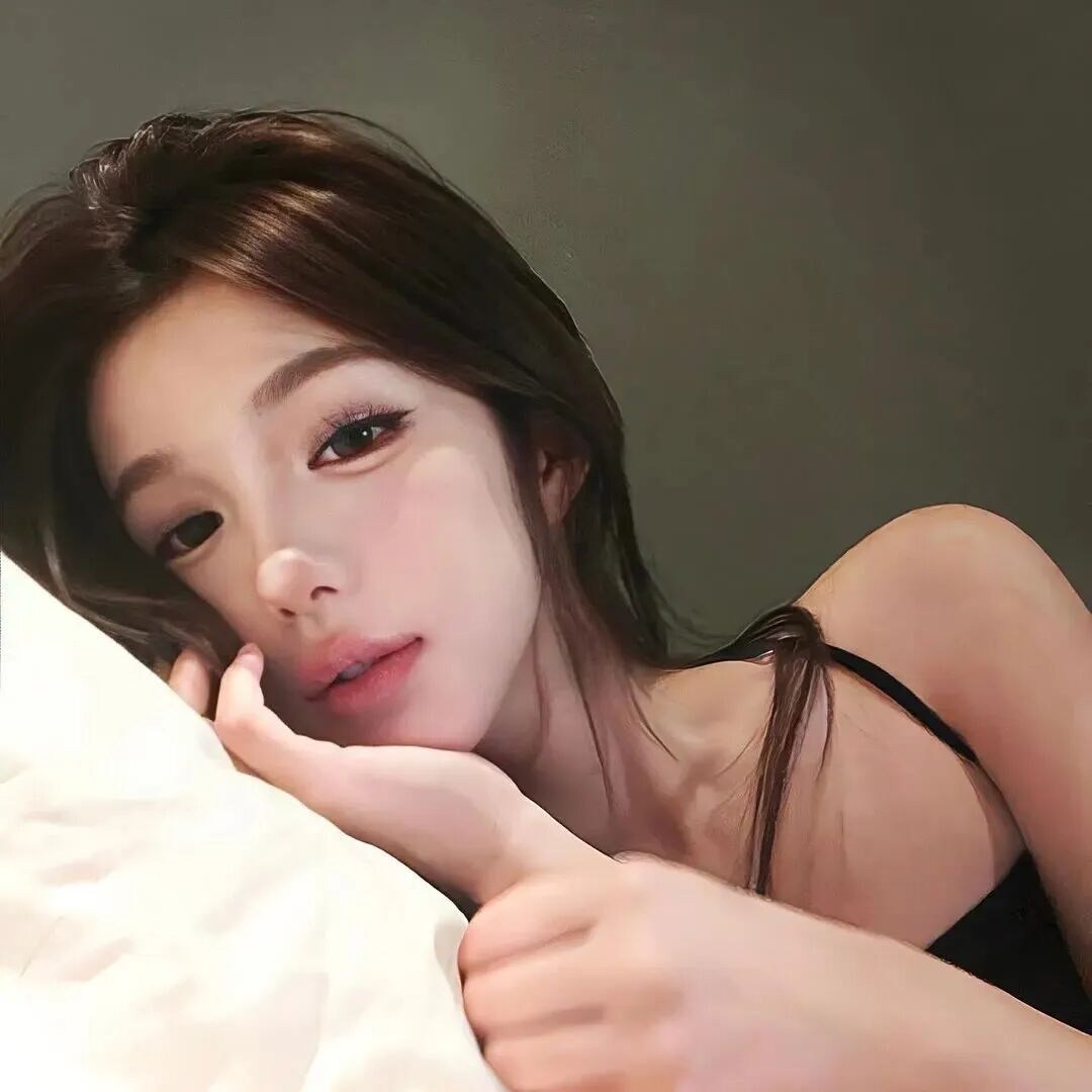 躺着纯欲女生头像