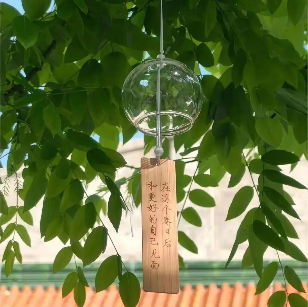 深绿色小清新背景图