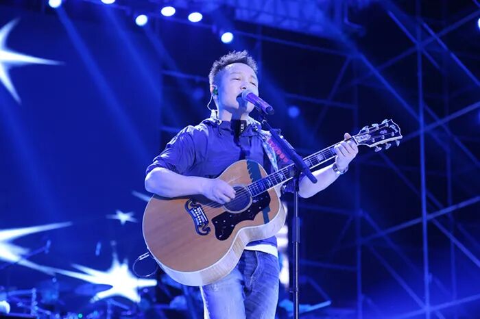 2016年迎新晚会（许巍） (1).jpg