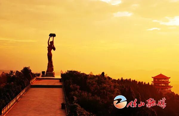 听竹山到女娲山与女神谈个心