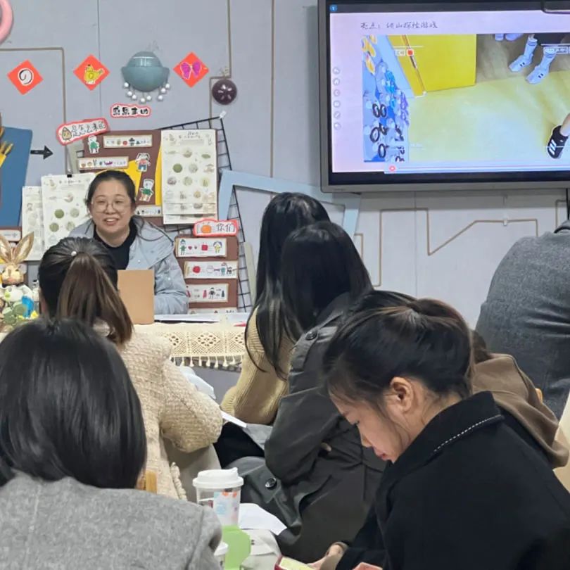 幼兒園爸爸專場家長會_幼兒園老師會家長的話語_家長會上爸爸們C幼兒園老師