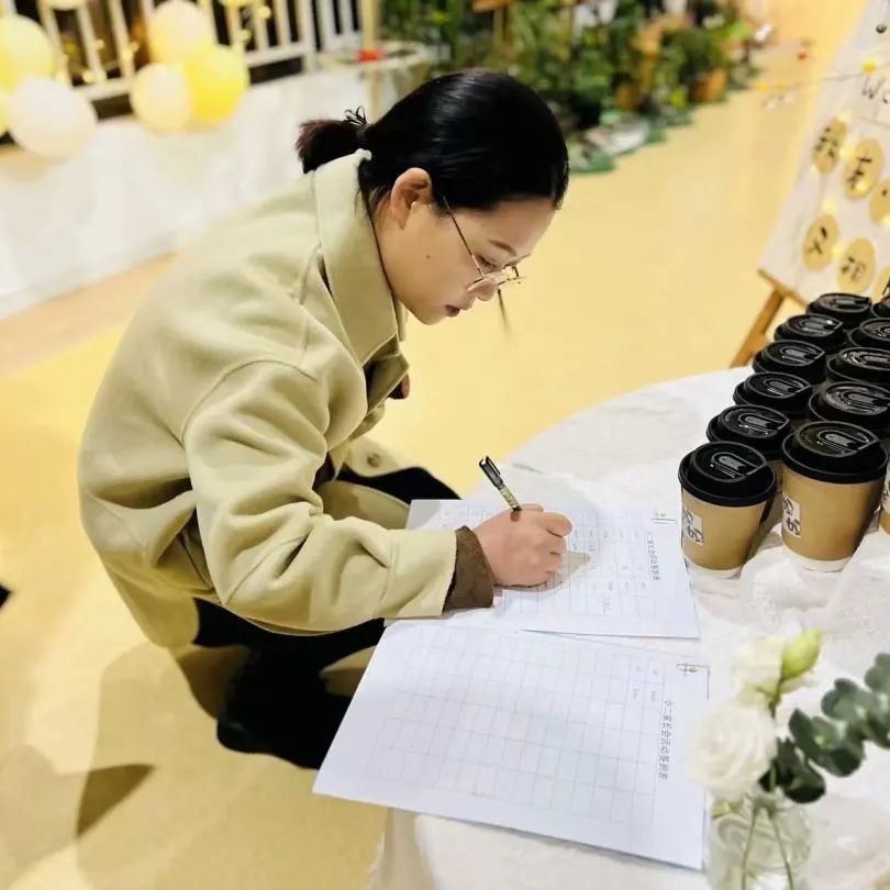 幼兒園老師會(huì)家長的話語_幼兒園爸爸專場(chǎng)家長會(huì)_家長會(huì)上爸爸們C幼兒園老師