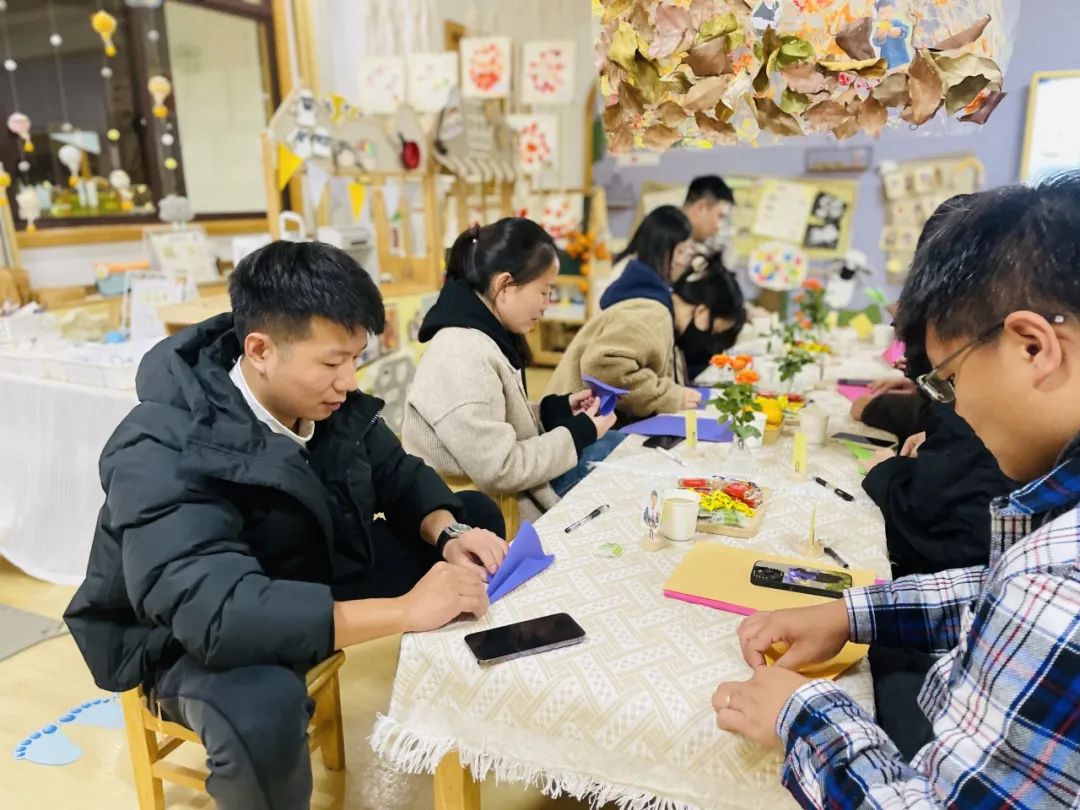 幼兒園爸爸專場家長會_幼兒園老師會家長的話語_家長會上爸爸們C幼兒園老師