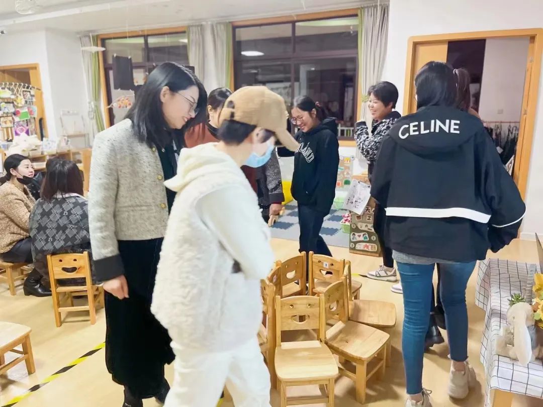 幼兒園爸爸專場(chǎng)家長會(huì)_家長會(huì)上爸爸們C幼兒園老師_幼兒園老師會(huì)家長的話語