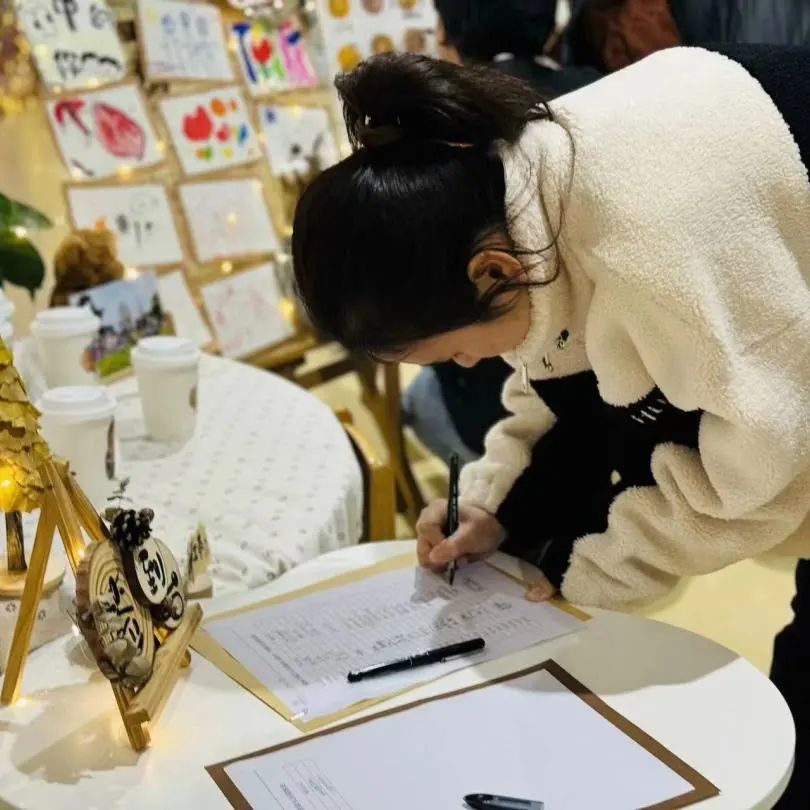 幼兒園老師會(huì)家長的話語_幼兒園爸爸專場(chǎng)家長會(huì)_家長會(huì)上爸爸們C幼兒園老師