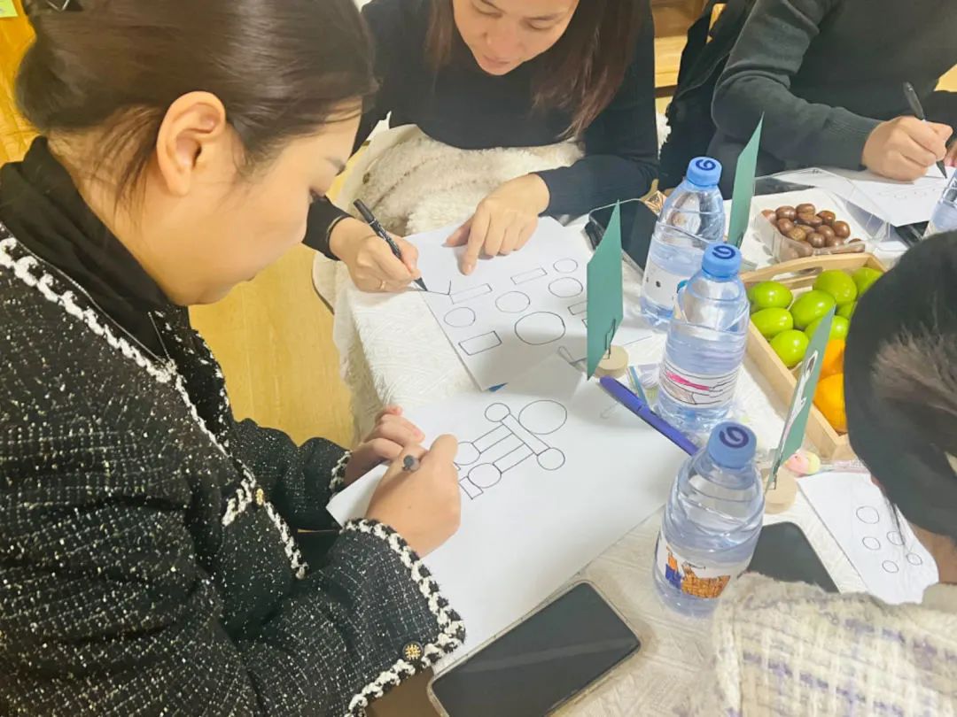 幼兒園老師會(huì)家長的話語_幼兒園爸爸專場(chǎng)家長會(huì)_家長會(huì)上爸爸們C幼兒園老師