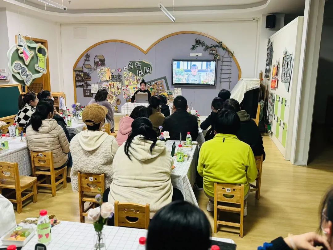 幼兒園老師會家長的話語_幼兒園爸爸專場家長會_家長會上爸爸們C幼兒園老師