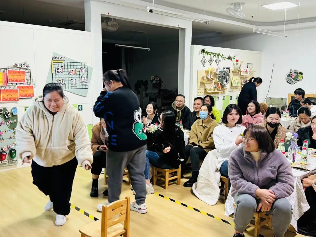 幼兒園爸爸專場(chǎng)家長會(huì)_家長會(huì)上爸爸們C幼兒園老師_幼兒園老師會(huì)家長的話語