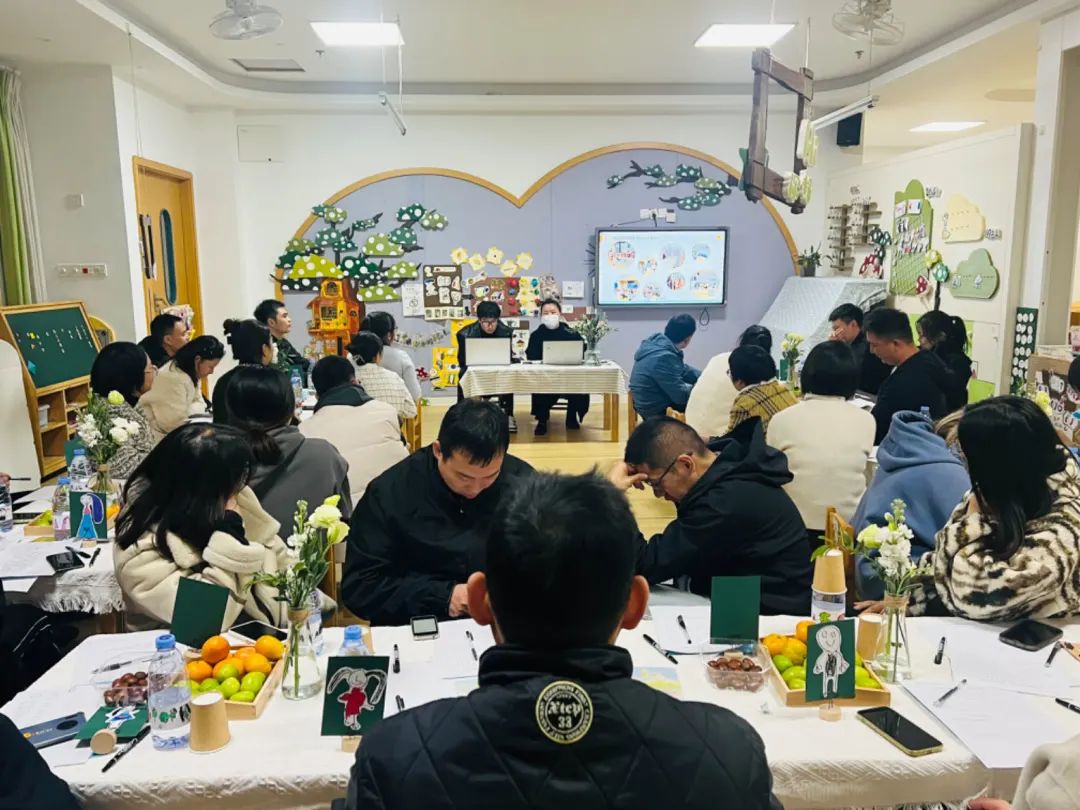 幼兒園爸爸專場(chǎng)家長會(huì)_幼兒園老師會(huì)家長的話語_家長會(huì)上爸爸們C幼兒園老師