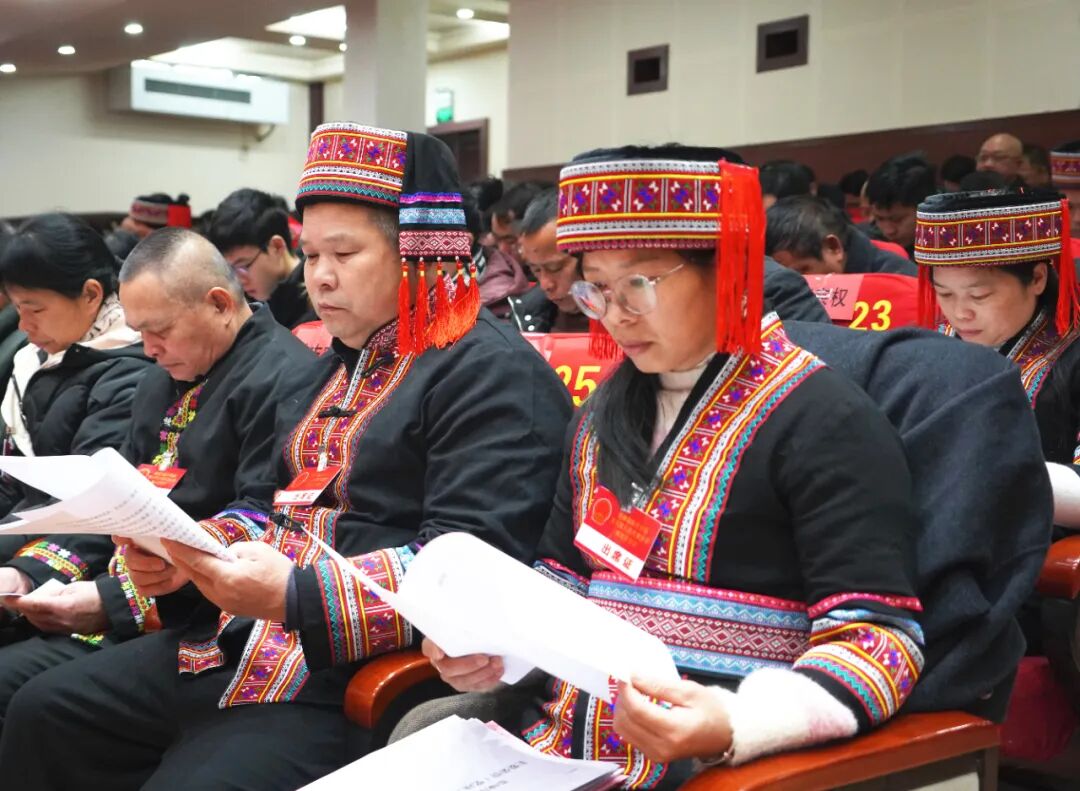 聚焦两会恭城瑶族自治县第八届人民代表大会第四次会议隆重开幕