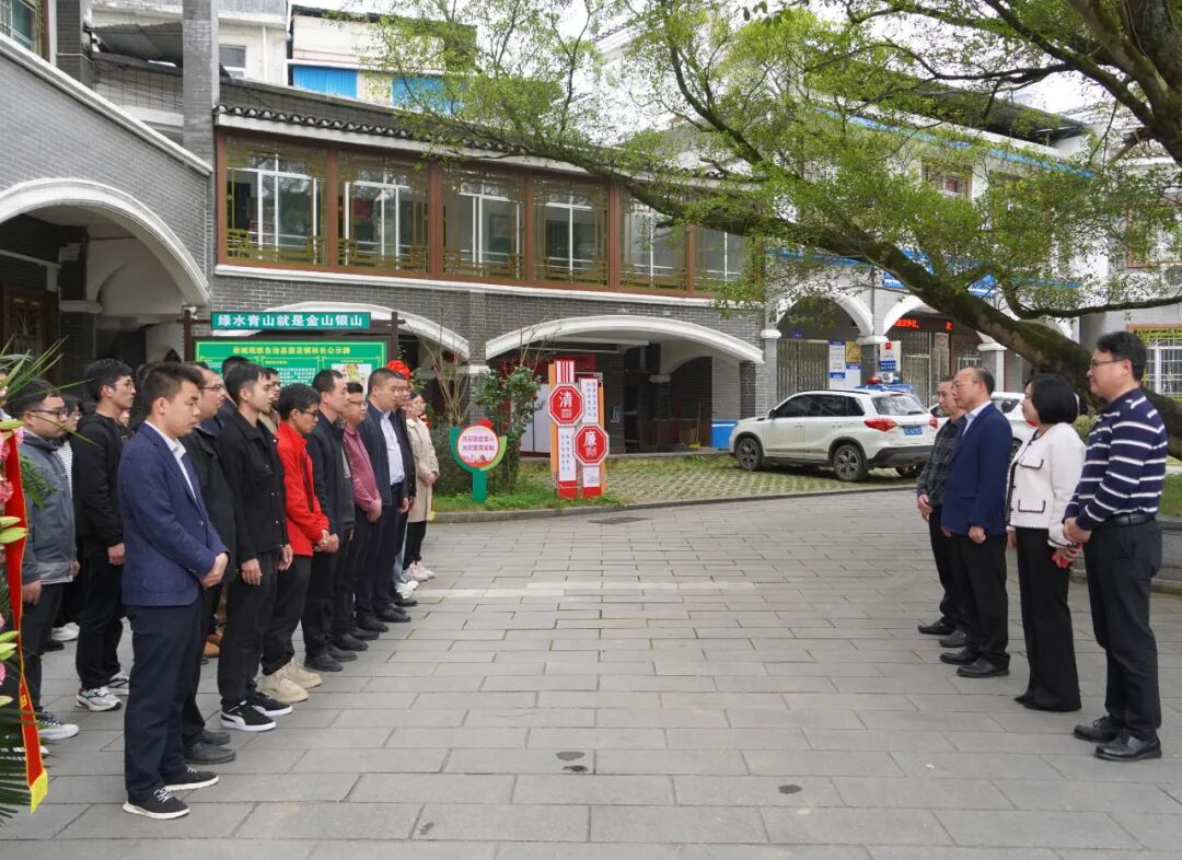 新春走基层开工大吉龙年迈新程县领导开展新春慰问活动
