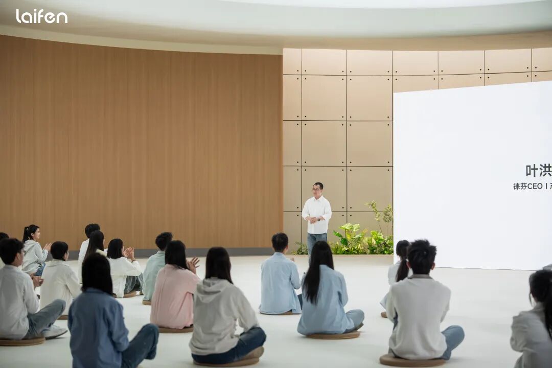 徕芬发布会撞脸“周处除三害”灵修堂场景？网友：就差阮经天代言了！
