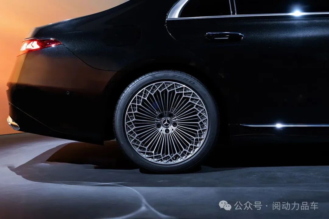 全新梅赛德斯-奔驰S级轿车的轮毂