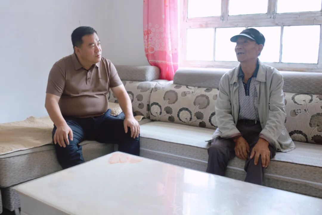 首页>政务资讯>政务要闻>王福全一行先后到嘉陵镇田