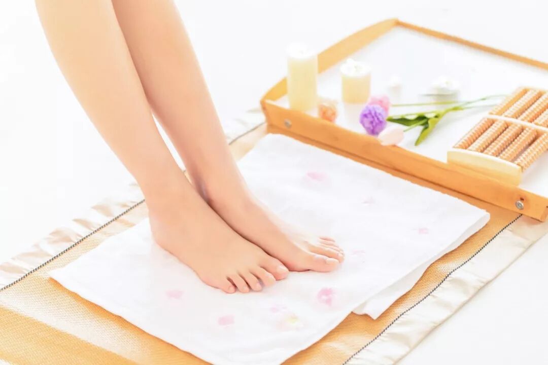 养生先养脚，脚上这几个穴位女人一定要保养好！