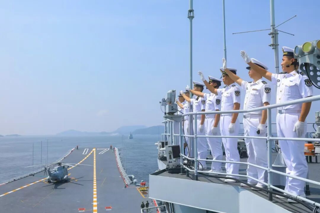 山东舰航母访问香港