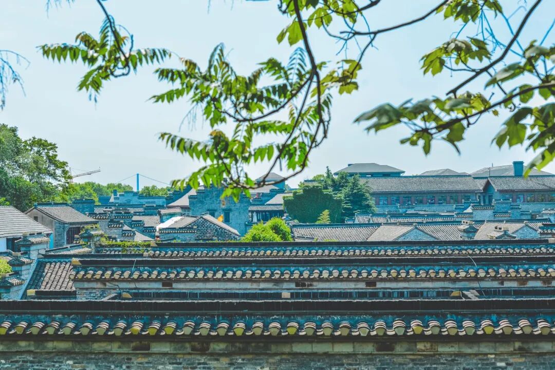 江苏“最小”的城市，面积只有苏州的1/2，比苏州浪漫，比杭州安逸，美到辛弃疾都赞不绝口！