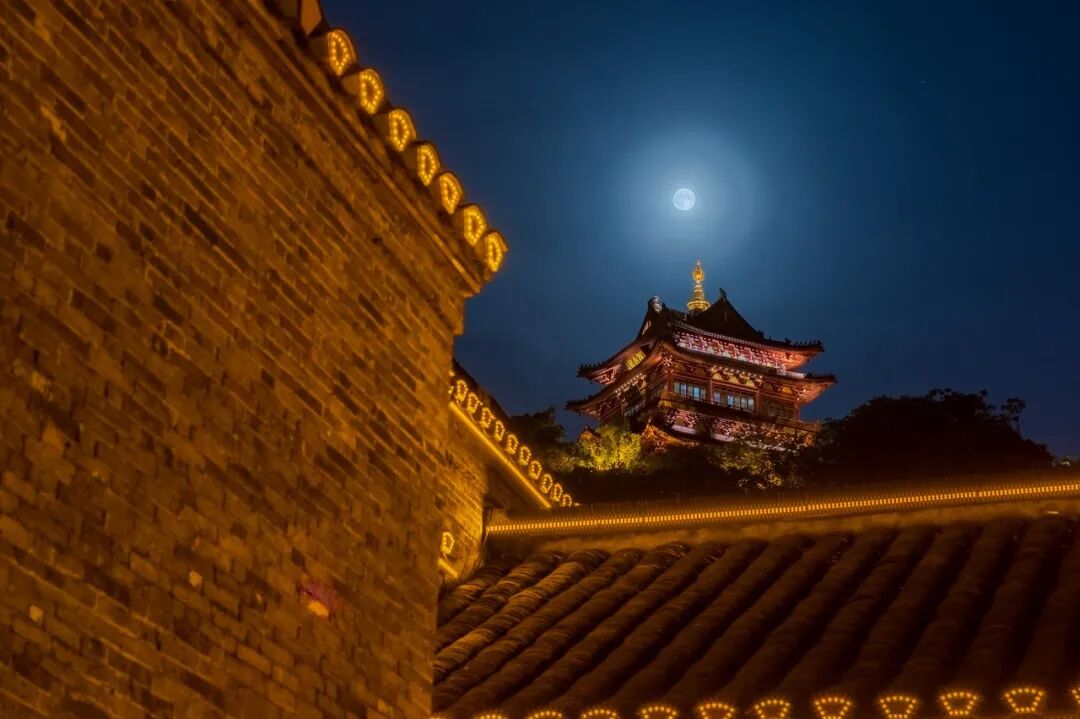 江苏“最小”的城市，面积只有苏州的1/2，比苏州浪漫，比杭州安逸，美到辛弃疾都赞不绝口！