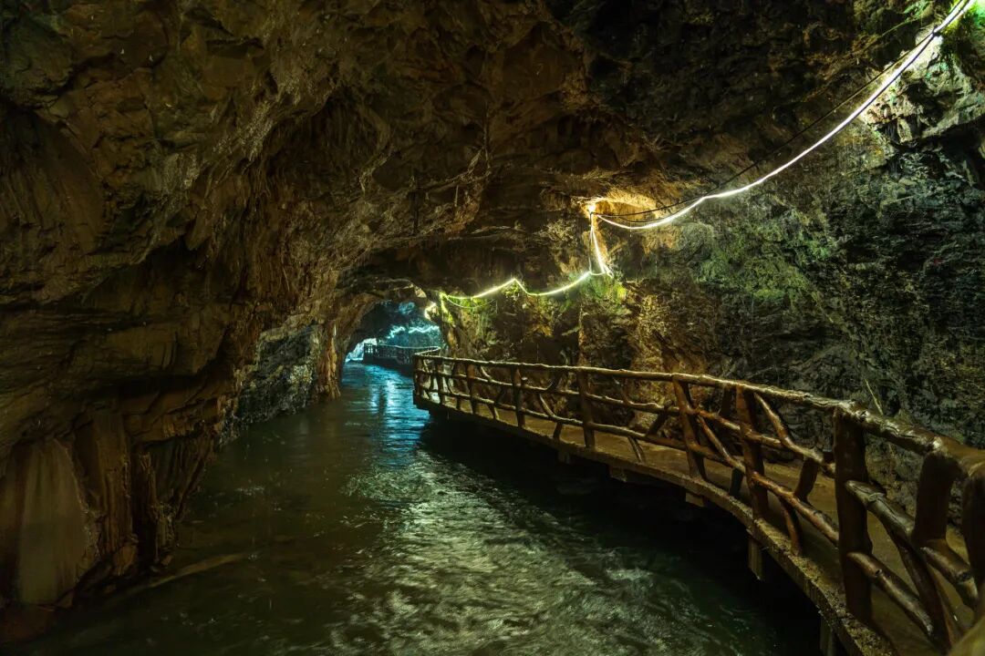 中国最“色”的边境小城，比昆明宜居，比桂林丰满，又甜又野，还稳居世界长寿Top1